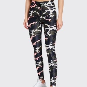 The upside leggings in Camo